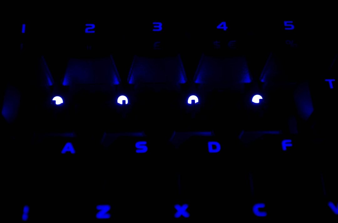 Tt eSPORTS POSEIDON Z Mechanical keyboard with brown switches_23