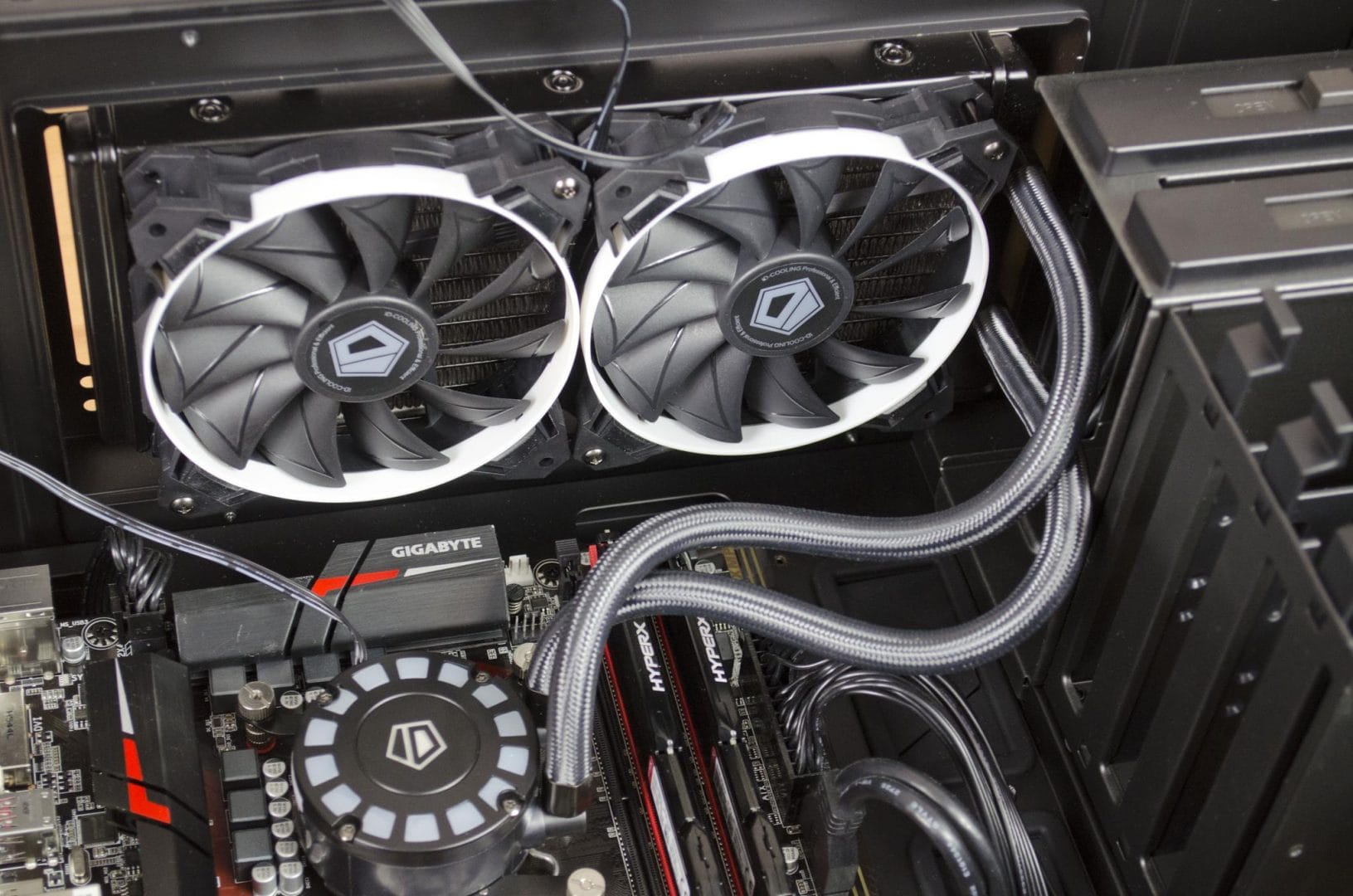 ID-Cooling FROSTFLOW 240L AIO CPU Cooler Review - EnosTech.com