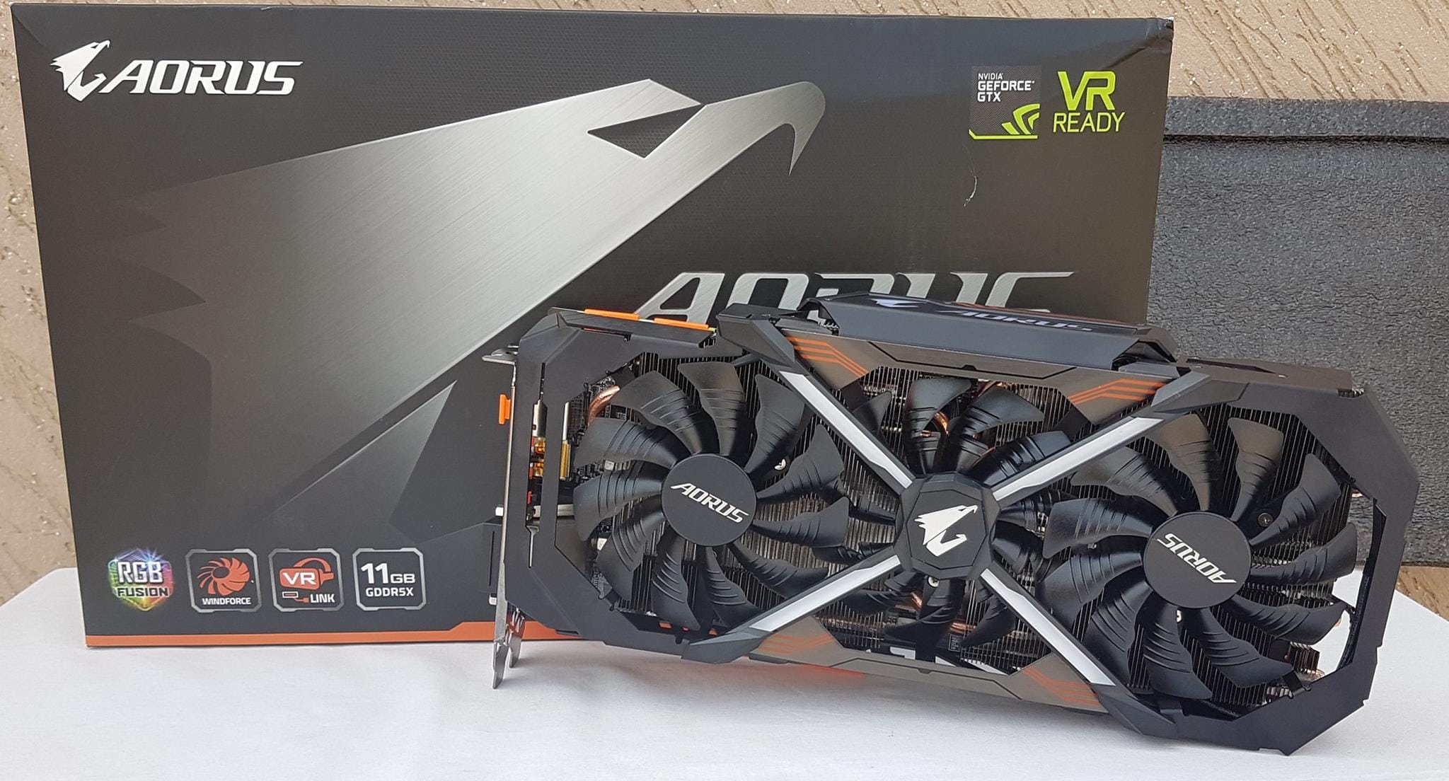 最終値引き！美品 AORUS GeForce GTX 1080Ti 11GB AORUS GeForce® GTX 1080 Ti Xtreme Edition 11G｜AORUS