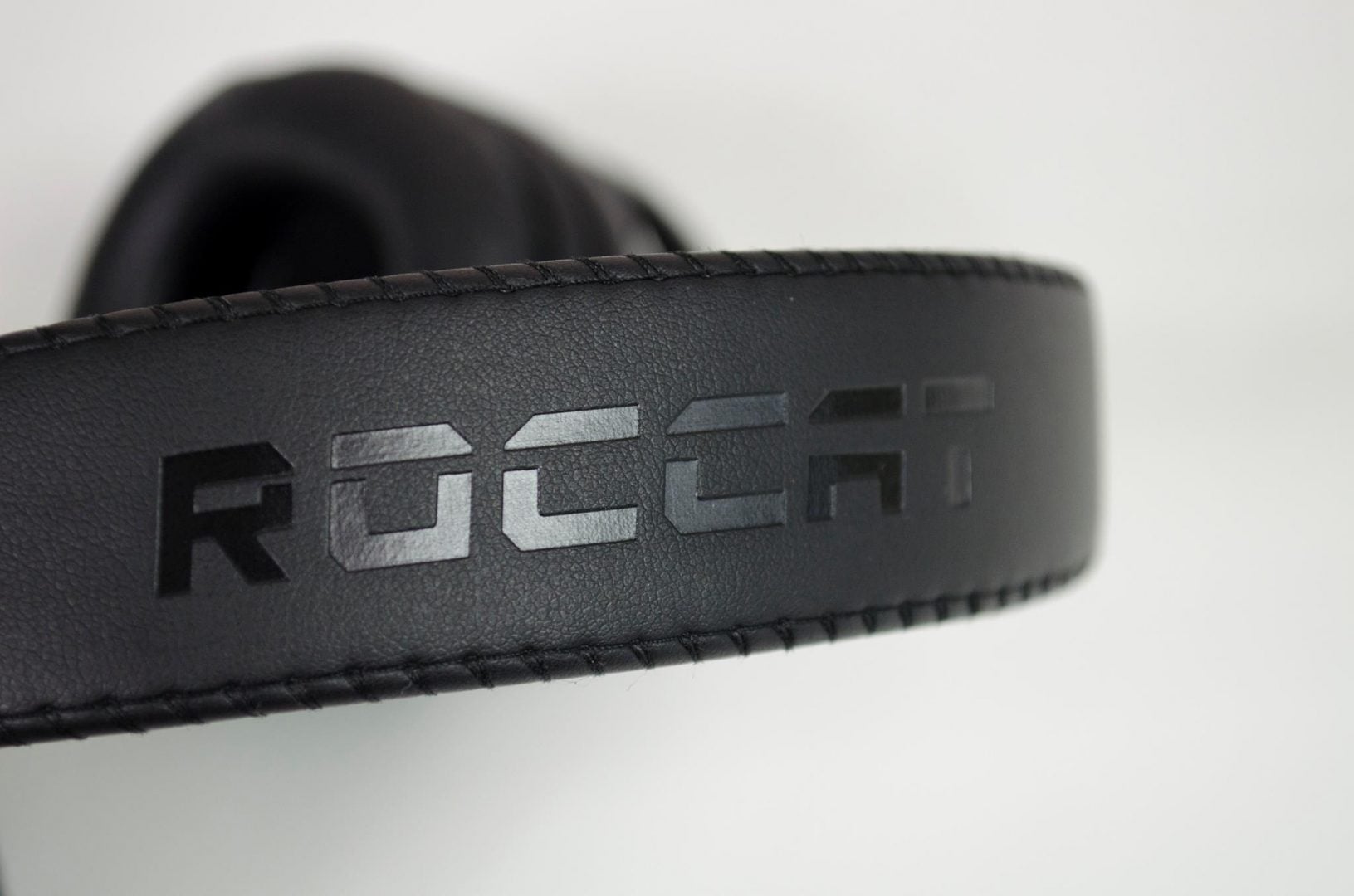 udendørs grammatik Akademi ROCCAT CROSS – MULTI-PLATFORM OVER-EAR STEREO GAMING HEADSET REVIEW - EnosTech.com udendørs grammatik Akademi ROCCAT CROSS – MULTI-PLATFORM OVER-EAR STEREO GAMING HEADSET REVIEW - EnosTech.com