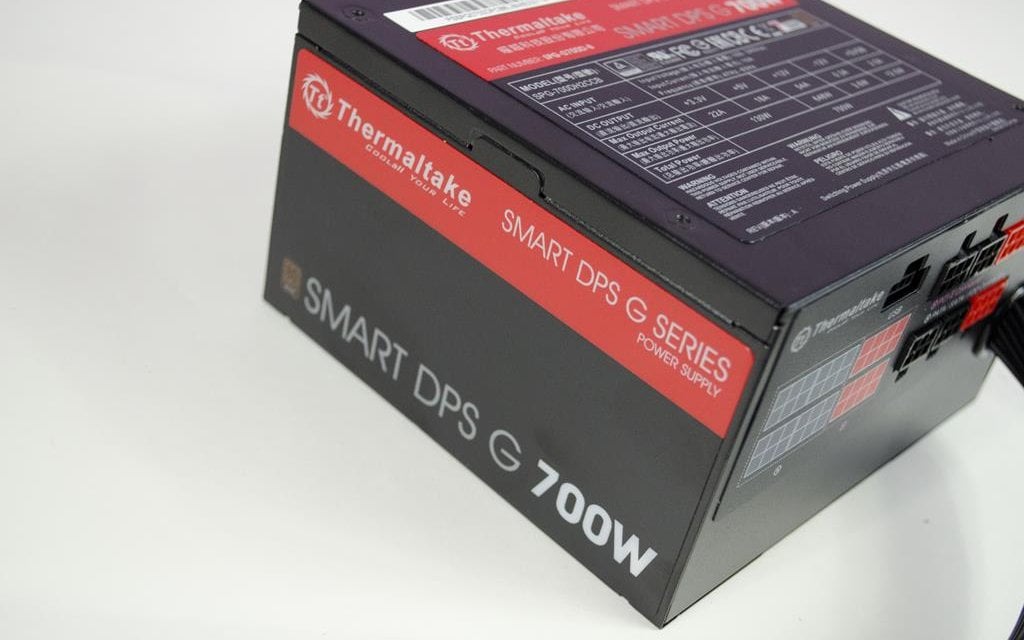 Thermaltake Smart DPS G 700W Power Supply Overview