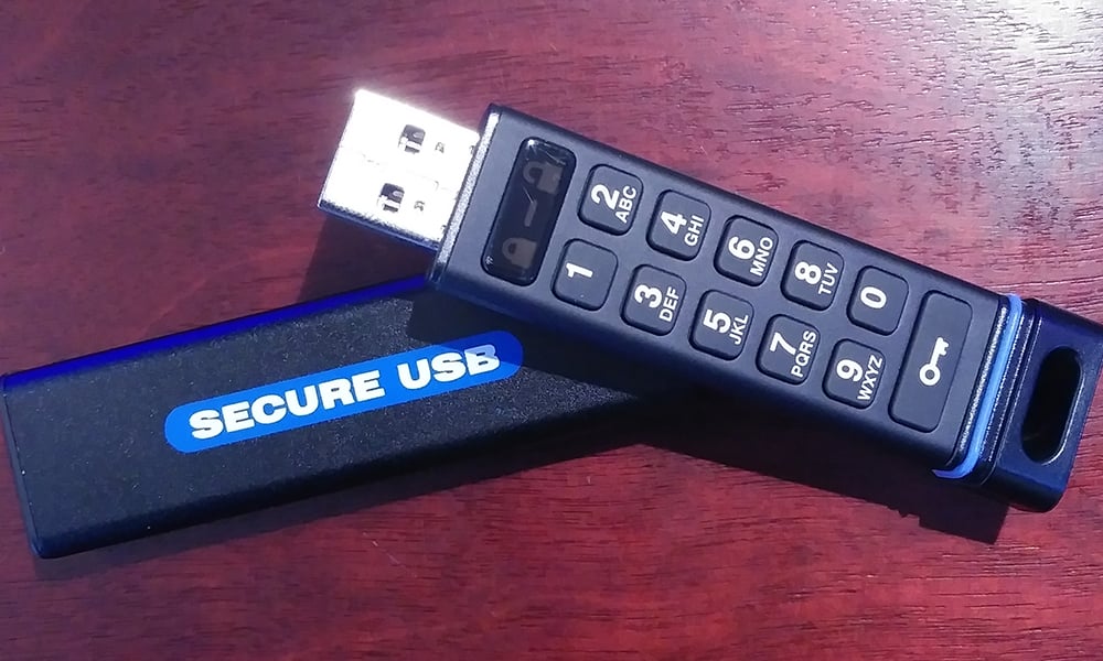 SECUREDATA – SecureUSB KP 8GB – Maximum Security on the GO