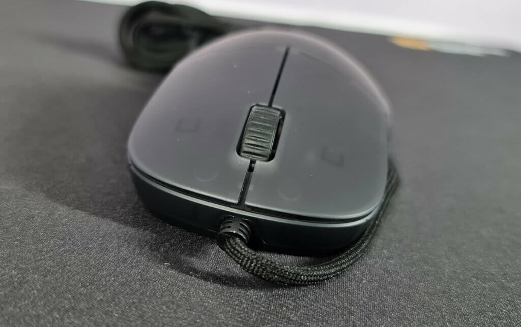 ENDGAME Gear XM1R Mouse front buttons 